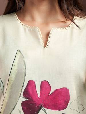 Women Floral Printed Regular Kurta with Trousers & With Dupatta 5