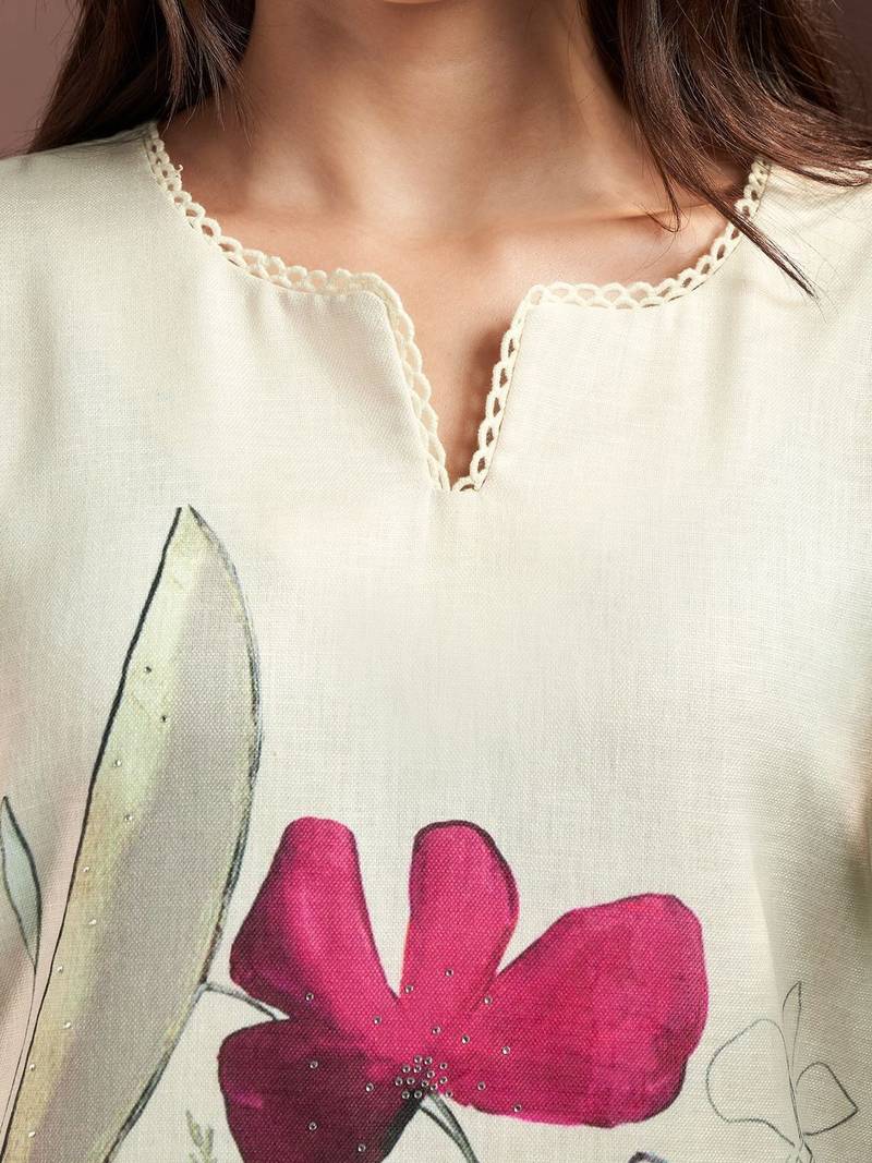 Women Floral Printed Regular Kurta with Trousers & With Dupatta