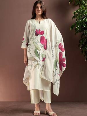 Women Floral Printed Regular Kurta with Trousers & With Dupatta 6