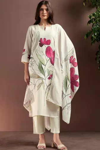 Women Floral Printed Regular Kurta with Trousers & With Dupatta