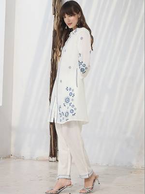 Women Floral Embroidered Regular Thread Work Pure Cotton Kurta with Trousers 3