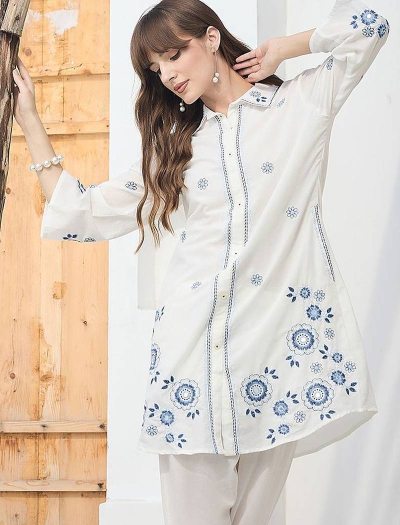 Women Floral Embroidered Regular Thread Work Pure Cotton Kurta with Trousers