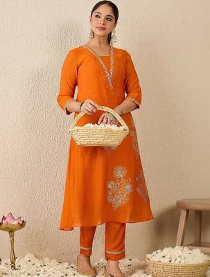 Women Ethnic Motifs Embroidered Regular Kurta with Trousers 1