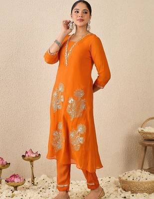 Women Ethnic Motifs Embroidered Regular Kurta with Trousers 3