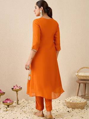 Women Ethnic Motifs Embroidered Regular Kurta with Trousers 4