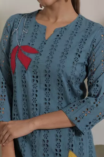 Women Floral Embroidered Regular Thread Work Pure Cotton Kurta with Trousers