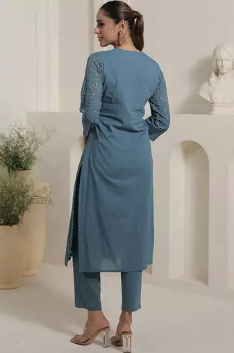 Women Floral Embroidered Regular Thread Work Pure Cotton Kurta with Trousers