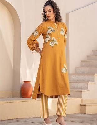 Women Floral Embroidered Regular Thread Work Pure Cotton Kurta with Trousers 1