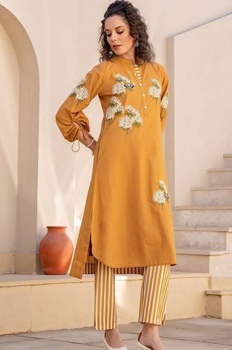 Women Floral Embroidered Regular Thread Work Pure Cotton Kurta with Trousers