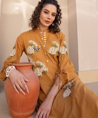 Women Floral Embroidered Regular Thread Work Pure Cotton Kurta with Trousers 2