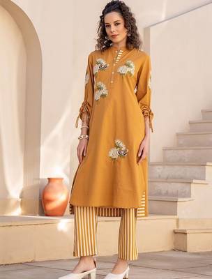 Women Floral Embroidered Regular Thread Work Pure Cotton Kurta with Trousers 6