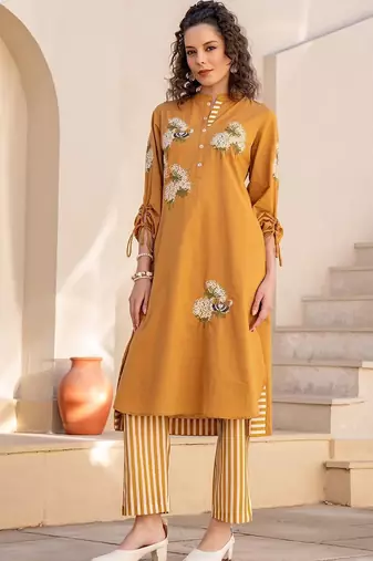 Women Floral Embroidered Regular Thread Work Pure Cotton Kurta with Trousers