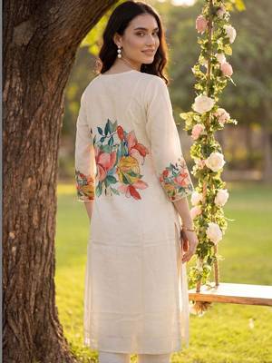 Women Floral Printed Regular Kurta with Trousers & With Dupatta 4