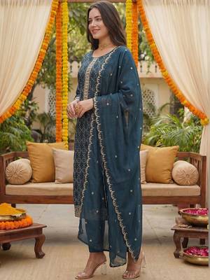 Women Ethnic Motifs Embroidered Regular Thread Work Kurta with Trousers & With Dupatta 4