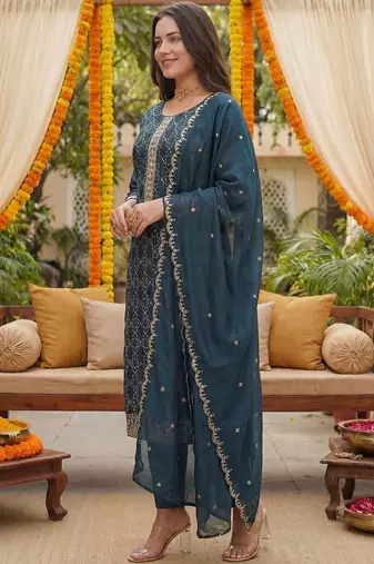 Women Ethnic Motifs Embroidered Regular Thread Work Kurta with Trousers & With Dupatta