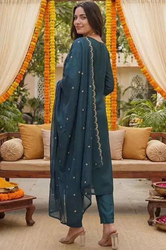 Women Ethnic Motifs Embroidered Regular Thread Work Kurta with Trousers & With Dupatta