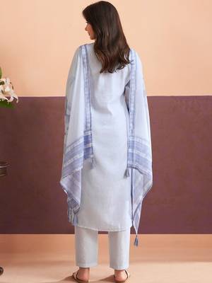 Women Printed Regular Linen Kurta with Trousers & With Dupatta 4