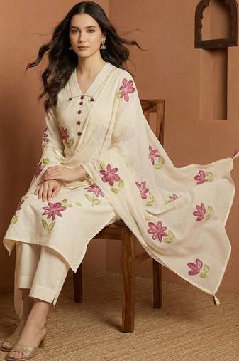Women Floral Printed Regular Pure Cotton Kurta with Trousers & With Dupatta
