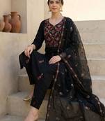 Women Floral Embroidered Regular Thread Work Kurta with Trousers & With Dupatta