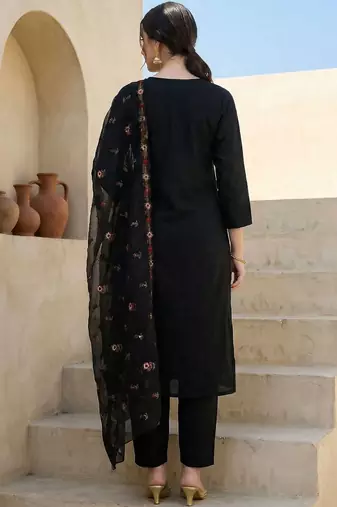 Women Floral Embroidered Regular Thread Work Kurta with Trousers & With Dupatta