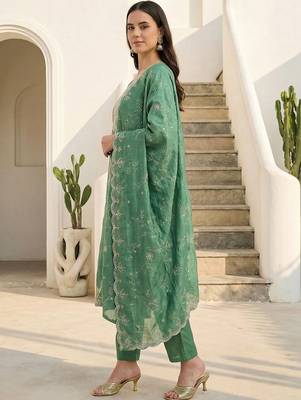 Women Ethnic Motifs Embroidered Regular Thread Work Kurta with Trousers & With Dupatta 3