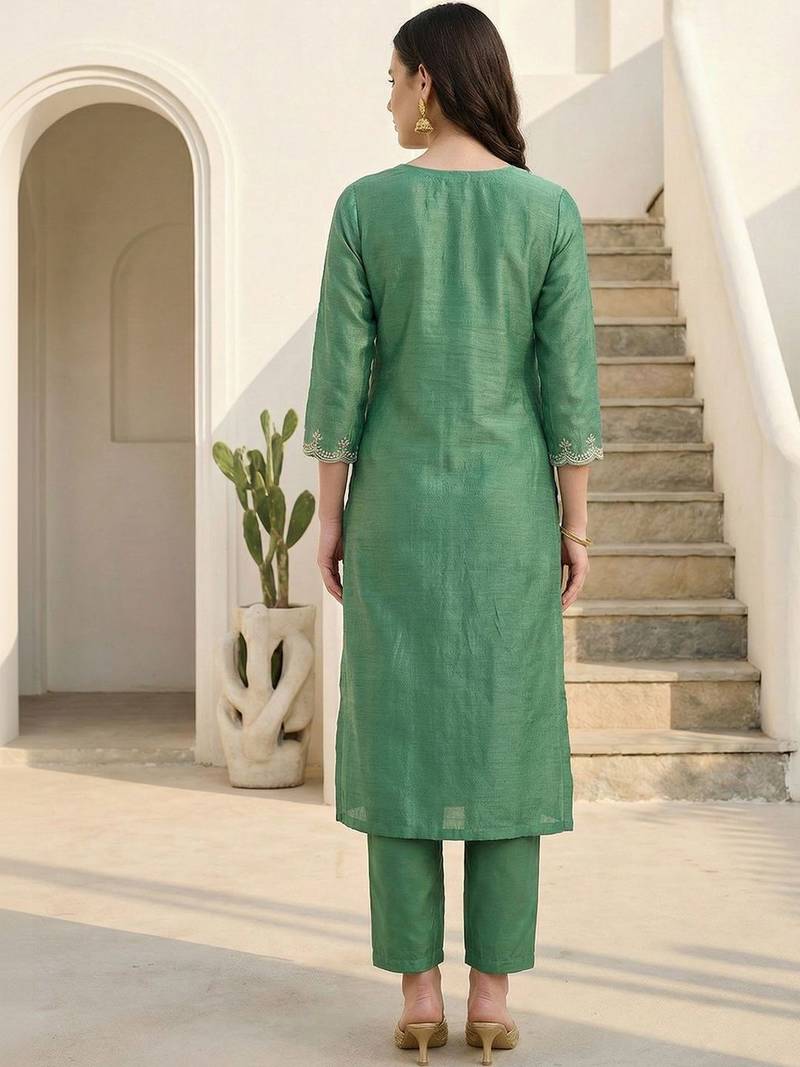 Women Ethnic Motifs Embroidered Regular Thread Work Kurta with Trousers & With Dupatta