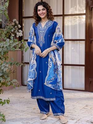Women Ethnic Motifs Embroidered Regular Thread Work Kurta with Patiala & With Dupatta 7