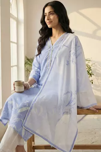 Women Floral Printed Regular Thread Work Linen Kurta with Trousers & With Dupatta