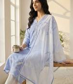 Women Floral Printed Regular Thread Work Linen Kurta with Trousers & With Dupatta