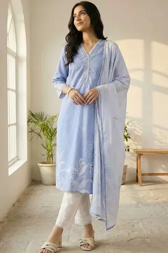 Women Floral Printed Regular Thread Work Linen Kurta with Trousers & With Dupatta