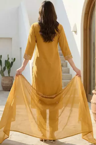 Women Ethnic Motifs Embroidered Regular Thread Work Pure Cotton Kurta with Trousers & With Dupatta