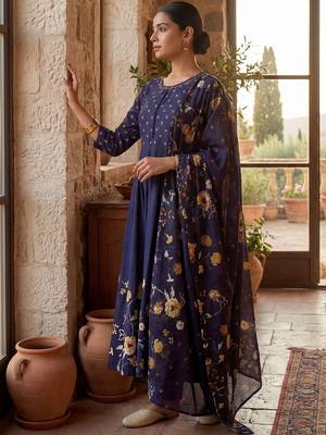 Women Floral Printed Panelled Pure Cotton Kurta with Trousers & With Dupatta 3