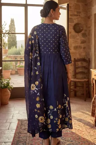 Women Floral Printed Panelled Pure Cotton Kurta with Trousers & With Dupatta
