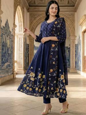 Women Floral Printed Regular Thread Work Pure Cotton Kurta with Trousers & With Dupatta 2
