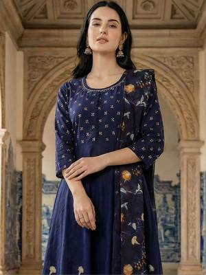 Women Floral Printed Regular Thread Work Pure Cotton Kurta with Trousers & With Dupatta 4