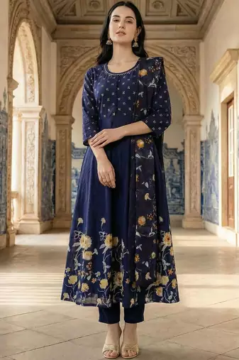Women Floral Printed Regular Thread Work Pure Cotton Kurta with Trousers & With Dupatta