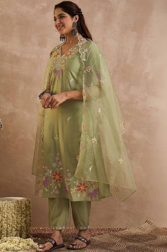 Women Floral Embroidered Regular Thread Work Kurta with Trousers & With Dupatta