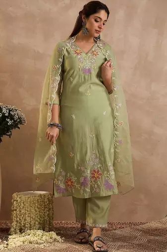 Women Floral Embroidered Regular Thread Work Kurta with Trousers & With Dupatta