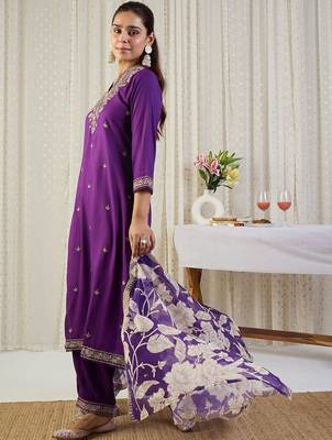 Floral Embroidered Thread Work Straight Kurta With Patiala & Dupatta 6