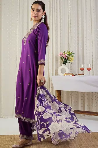 Floral Embroidered Thread Work Straight Kurta With Patiala & Dupatta