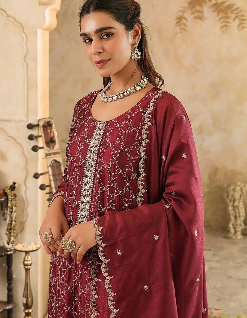 Women Ethnic Motifs Embroidered Thread Work Kurta with Trousers & Dupatta
