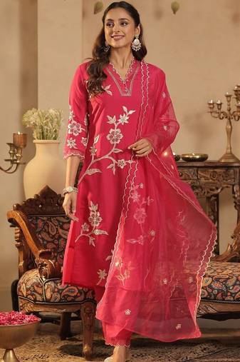 Women Floral Embroidered Regular Sequinned Kurta with Trousers & Dupatta
