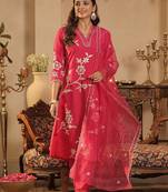 Women Floral Embroidered Regular Sequinned Kurta with Trousers & Dupatta