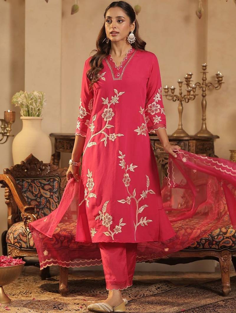 Women Floral Embroidered Regular Sequinned Kurta with Trousers & Dupatta