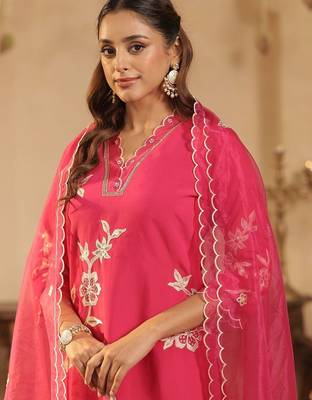 Women Floral Embroidered Regular Sequinned Kurta with Trousers & Dupatta 5