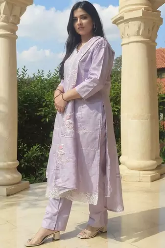 Floral Embroidered Thread Work Pure Cotton Kurta With Trousers & Dupatta