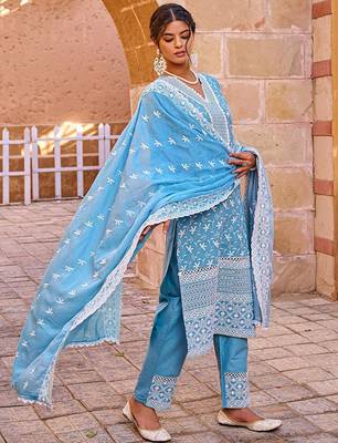 Women Floral Embroidered Thread Work Pure Cotton Kurta with Trousers & Dupatta 3