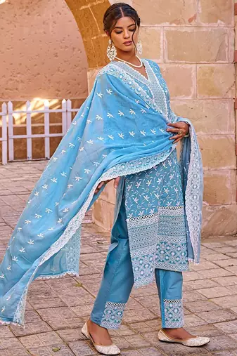 Women Floral Embroidered Thread Work Pure Cotton Kurta with Trousers & Dupatta