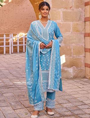 Women Floral Embroidered Thread Work Pure Cotton Kurta with Trousers & Dupatta 5