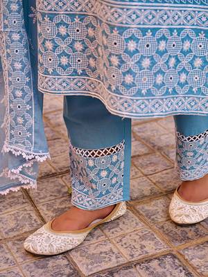 Women Floral Embroidered Thread Work Pure Cotton Kurta with Trousers & Dupatta 7